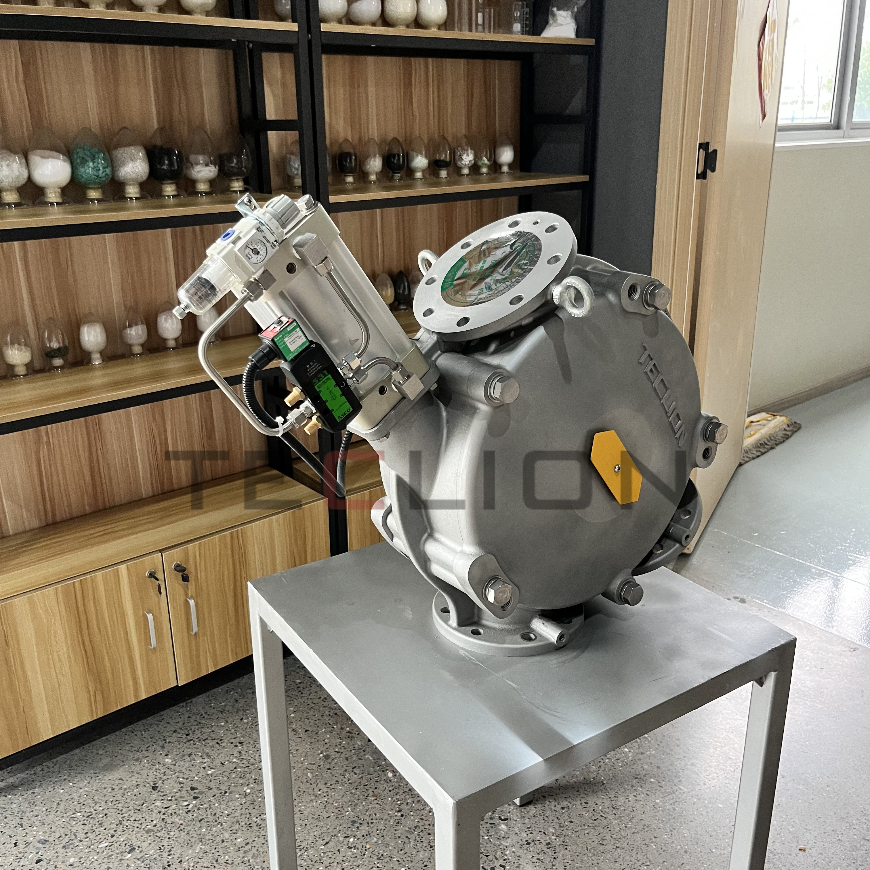 Unlock efficient fluid control: full bore, no dead corners, dual channel directional valve