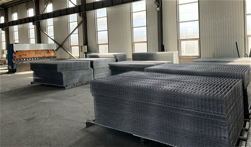 HDG 50g/M2 Metal Chain Link Fencing For Railway Highway