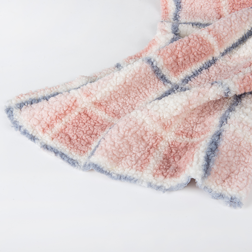 Medium Weight 100% Polyester Faux Fur Fabric for Garments Processing-Lining Sample Free