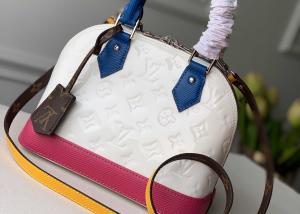 China Cute Assorted Colors Leather Womens Luxury Handbag Shell Shape wholesale