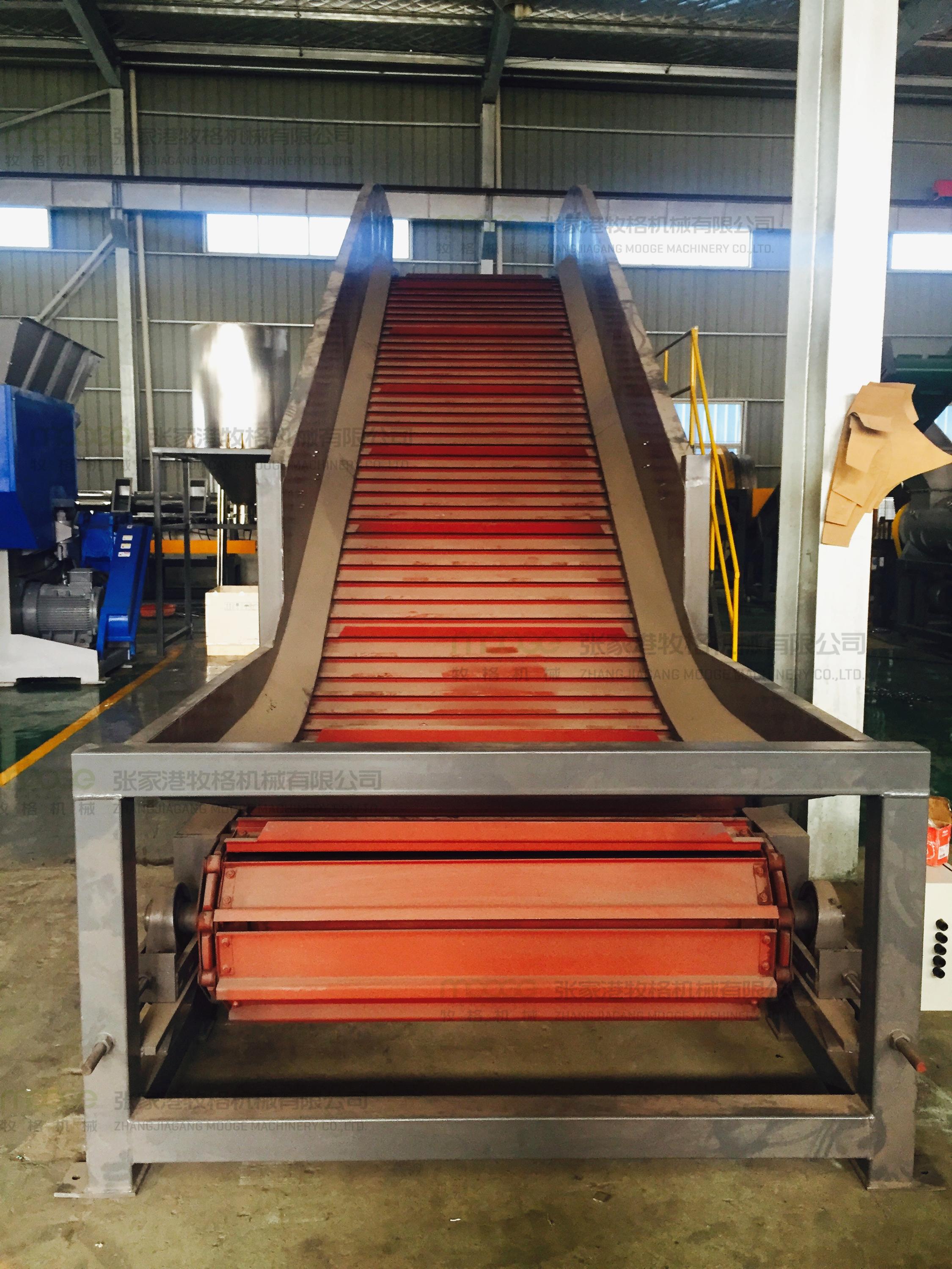 Heavy duty plastic bottle film conveyor belt