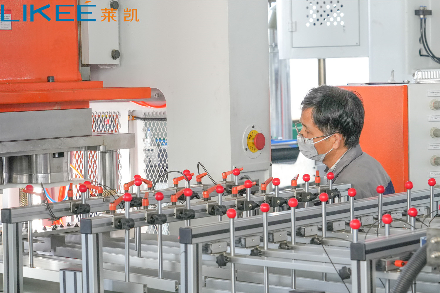 80 Ton Automatic Food Grade Aluminum Foil Tray Making Machine
