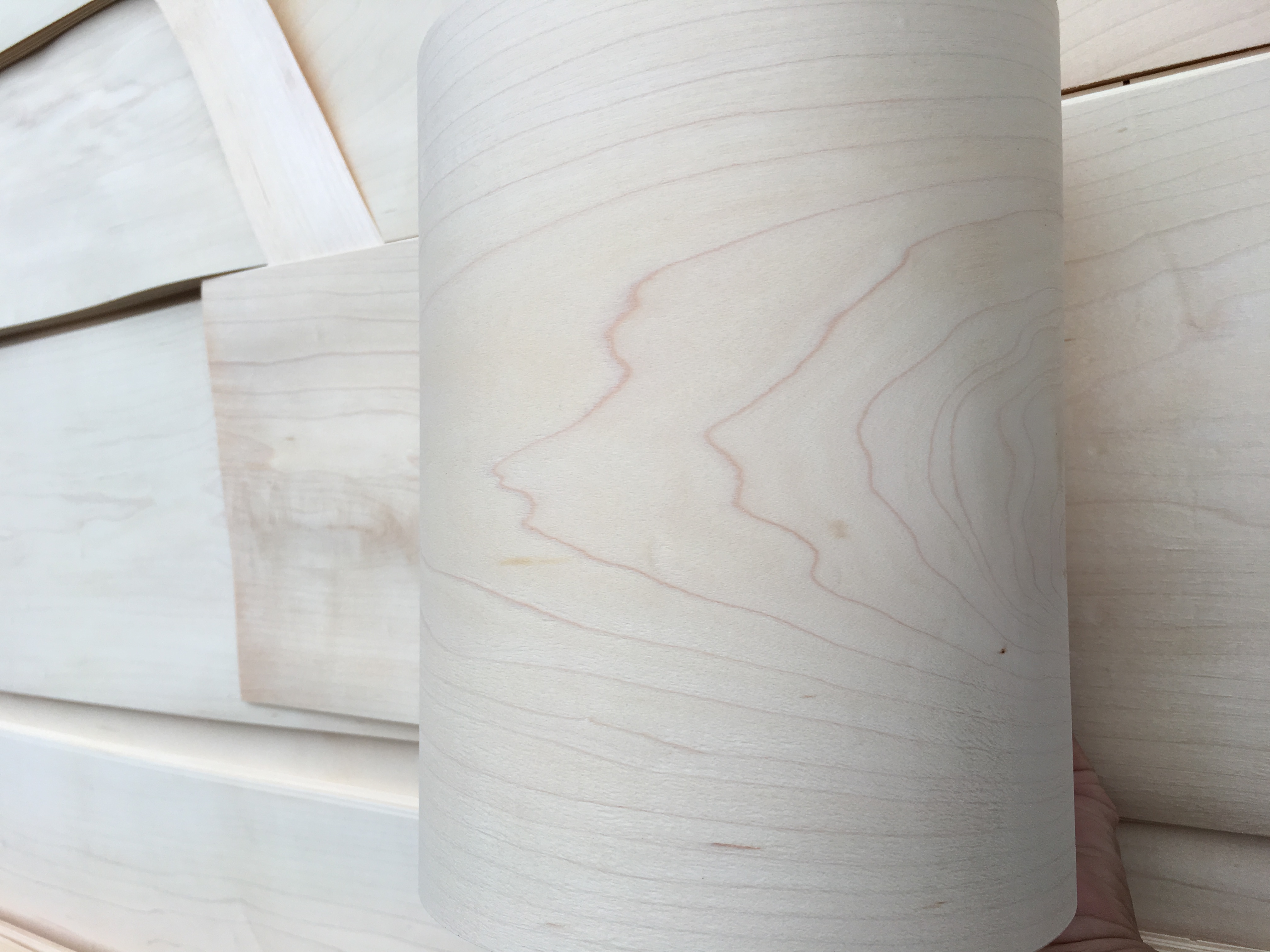 Wholesale Customized 0.45mm natural wood veneer canadian maple veneer for skateboard