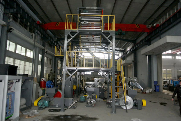 Three-Layer Common-Extruding Rotary Die-Head Film Blowing Machine (SJ-45*3/FM1000)