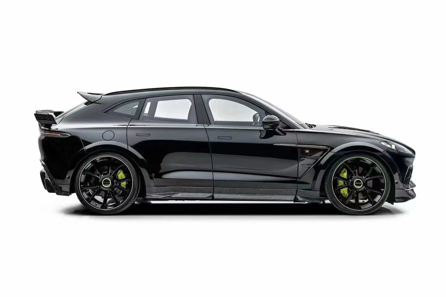Bright Black Aston Martin Body Kit DBX MSY Style Carbon Fiber Spoiler Wing