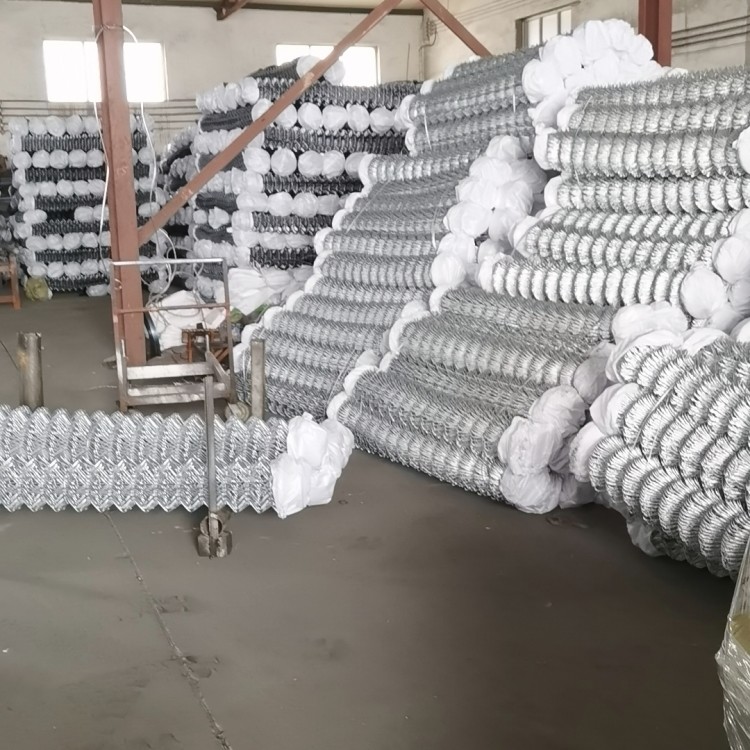 Height 1.8m wire diameter 4mm mesh 90*90mm Safety Industrial Chain Link Fence