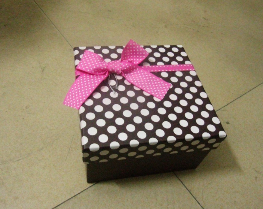 Luxury custom design handmade base & lid packaging box for gift with bow tie