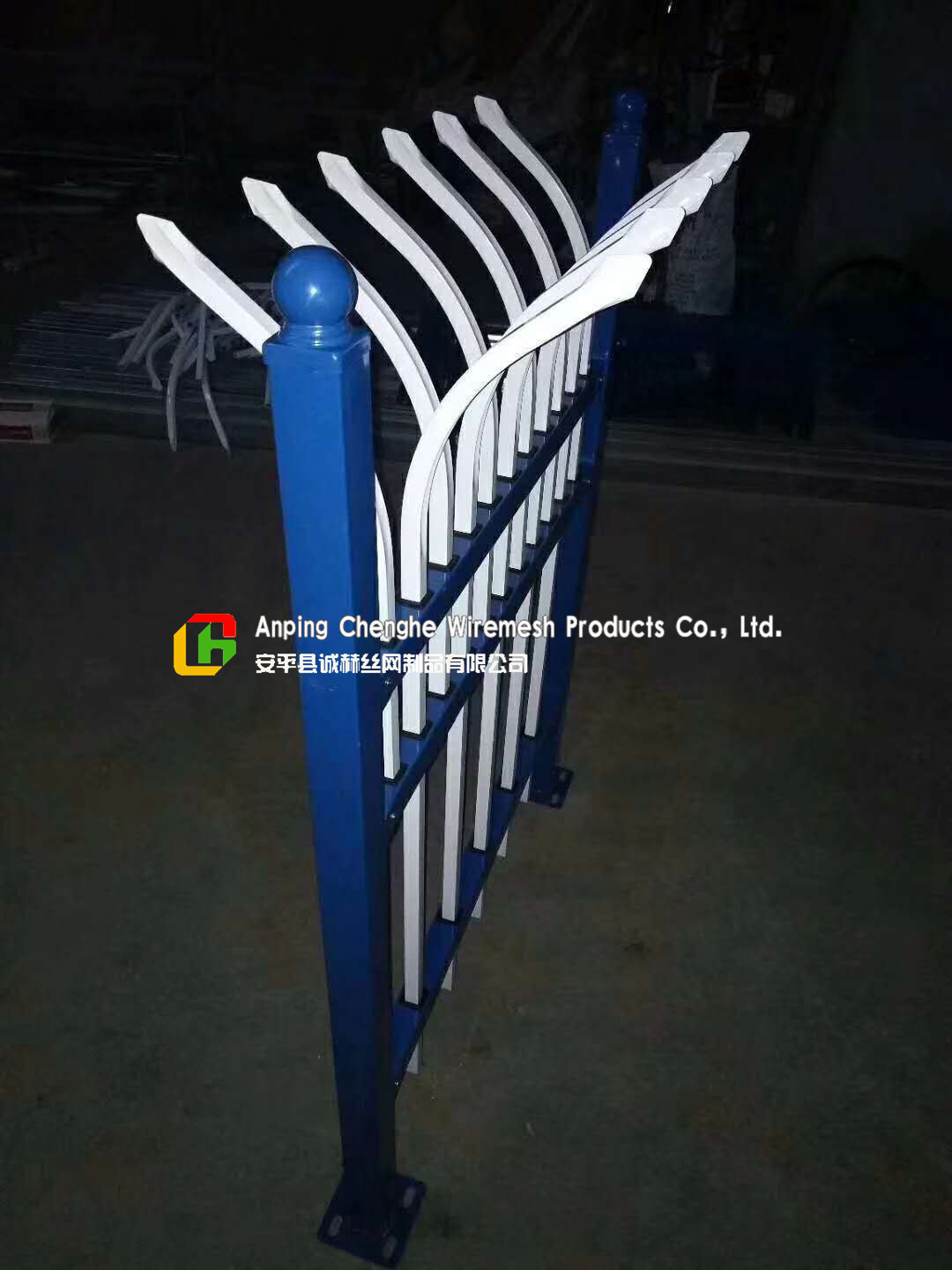 White Safety Wire Mesh Fence / Railing Beautiful Folded Mesh For Garden