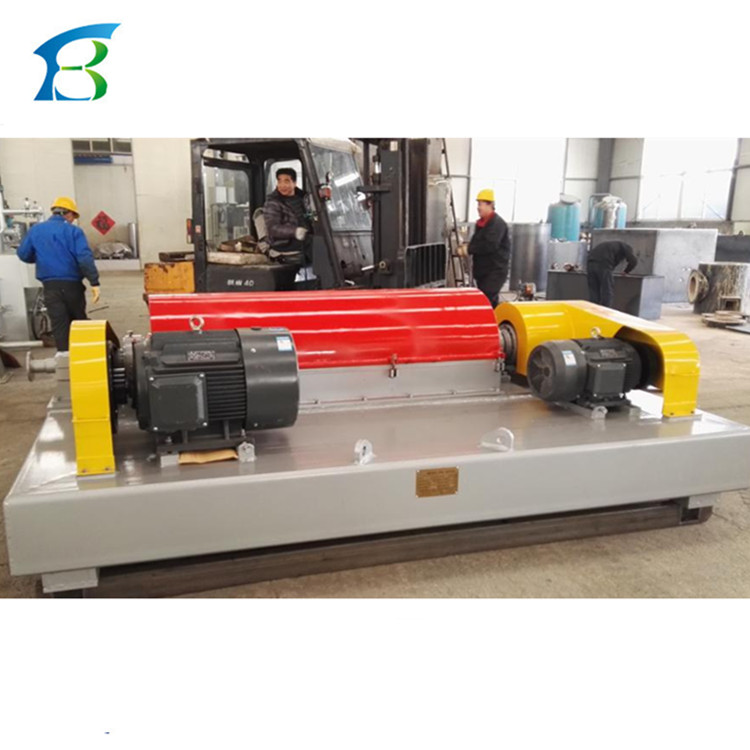 Horizontal Type Spiral Decanter Centrifugal Machine For Water Treatment