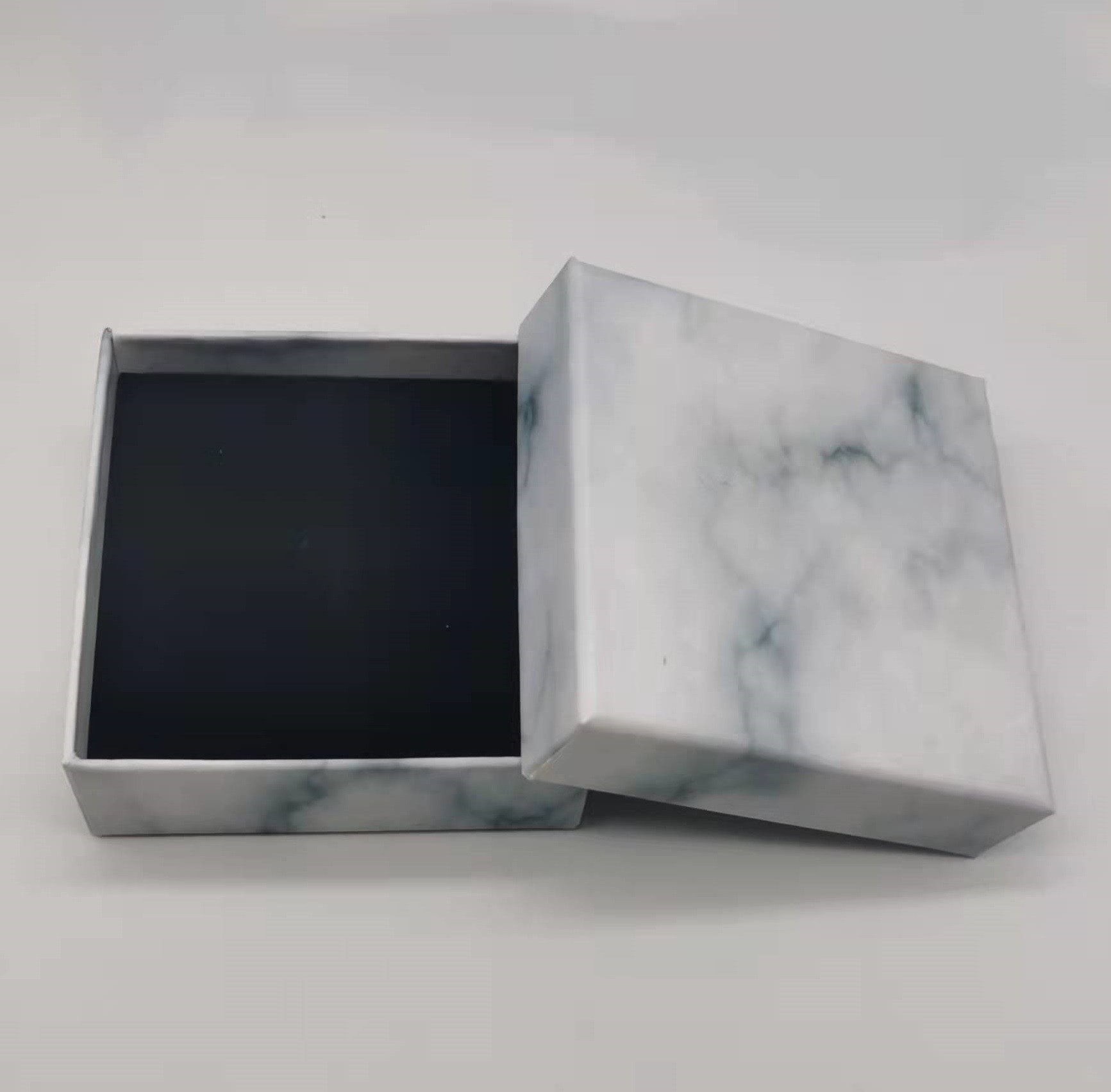 1000G Matte Lamination CMYK Full Color Printed Jewelry Packaging Box With Sponge