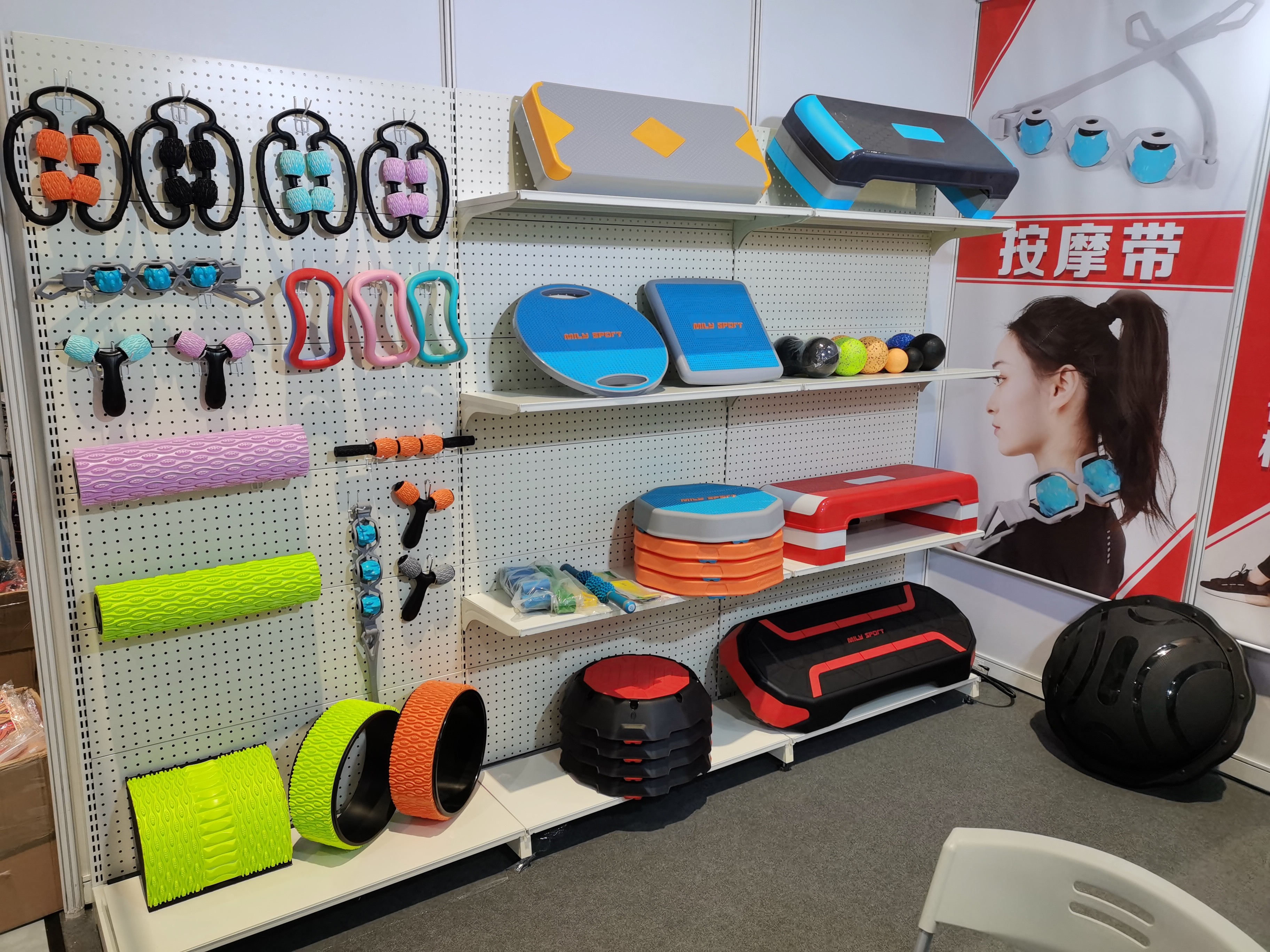 105cm 4k Multiple VIPR Fitness Tube Functional Ecofriendly For Body Building
