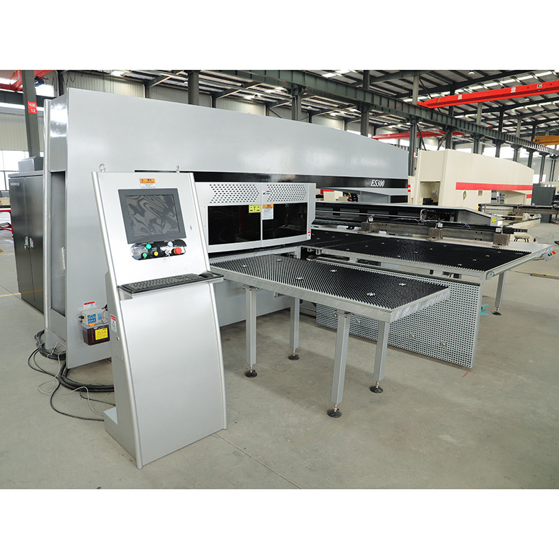 300 KN Hydraulic CNC Turret Punch Press Automatic Hole Punching Machine O Type