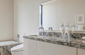 China Brazil Aruba Dream Granite Bathroom Countertops Multi Color Polished Granite wholesale
