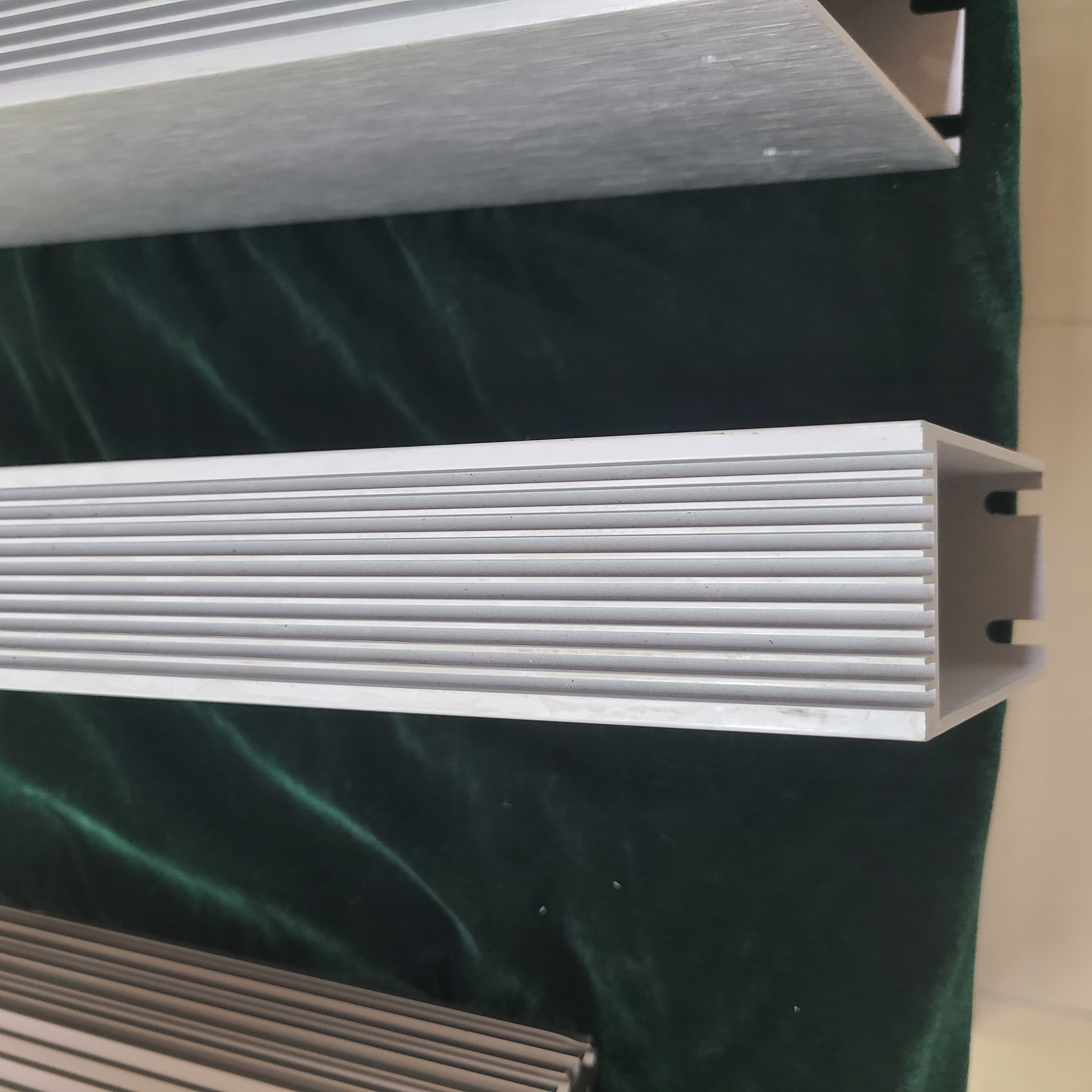 6063 Alloy Standard Aluminium Extrusion Profiles For Narrow Sliding Doors Frame