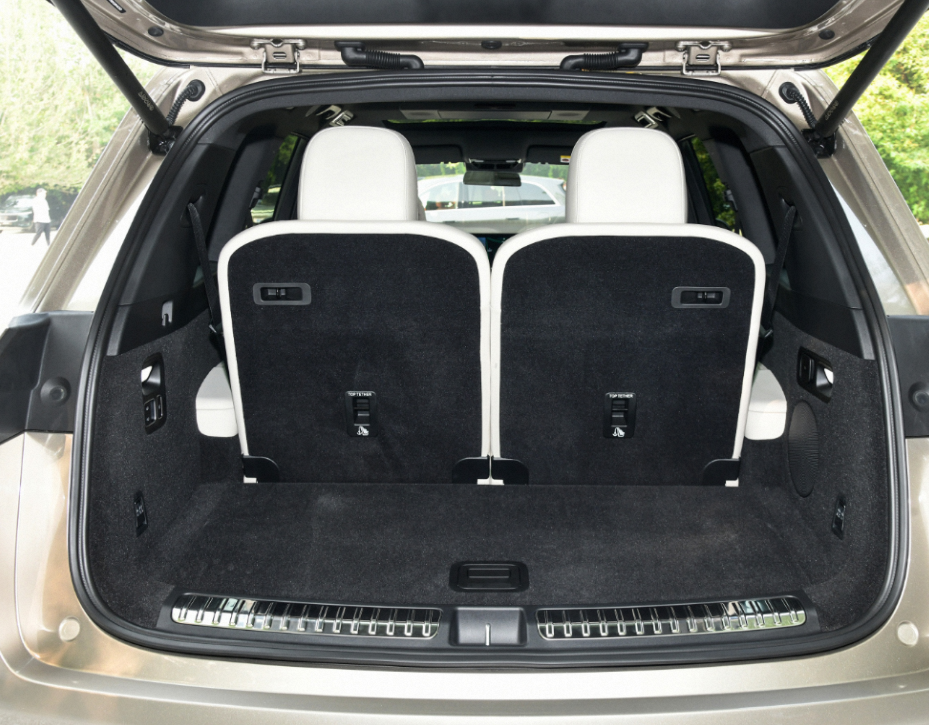 Lixianing L9 Li Xiang One L8 Max L9 Curb Weight 2300 Charging Time 0.5-6.5 Hours SUV