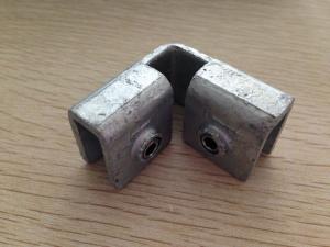 China Galvanized Carbon Steel Fittings , Internal 90 Degree Kick Plate Clamp wholesale
