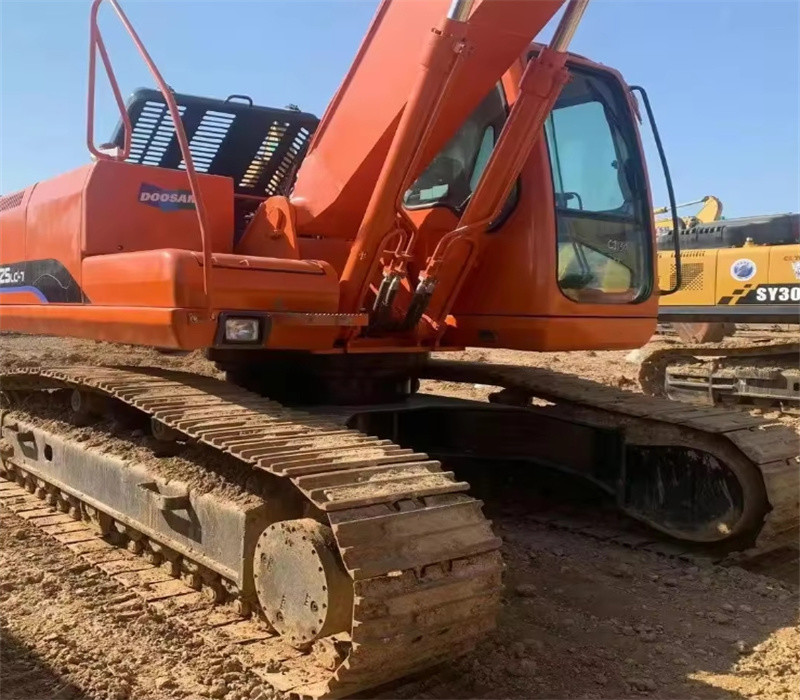 Doosan Hydraulic Digger Mining Excavator DX140LCR Used Wheeled Excavator
