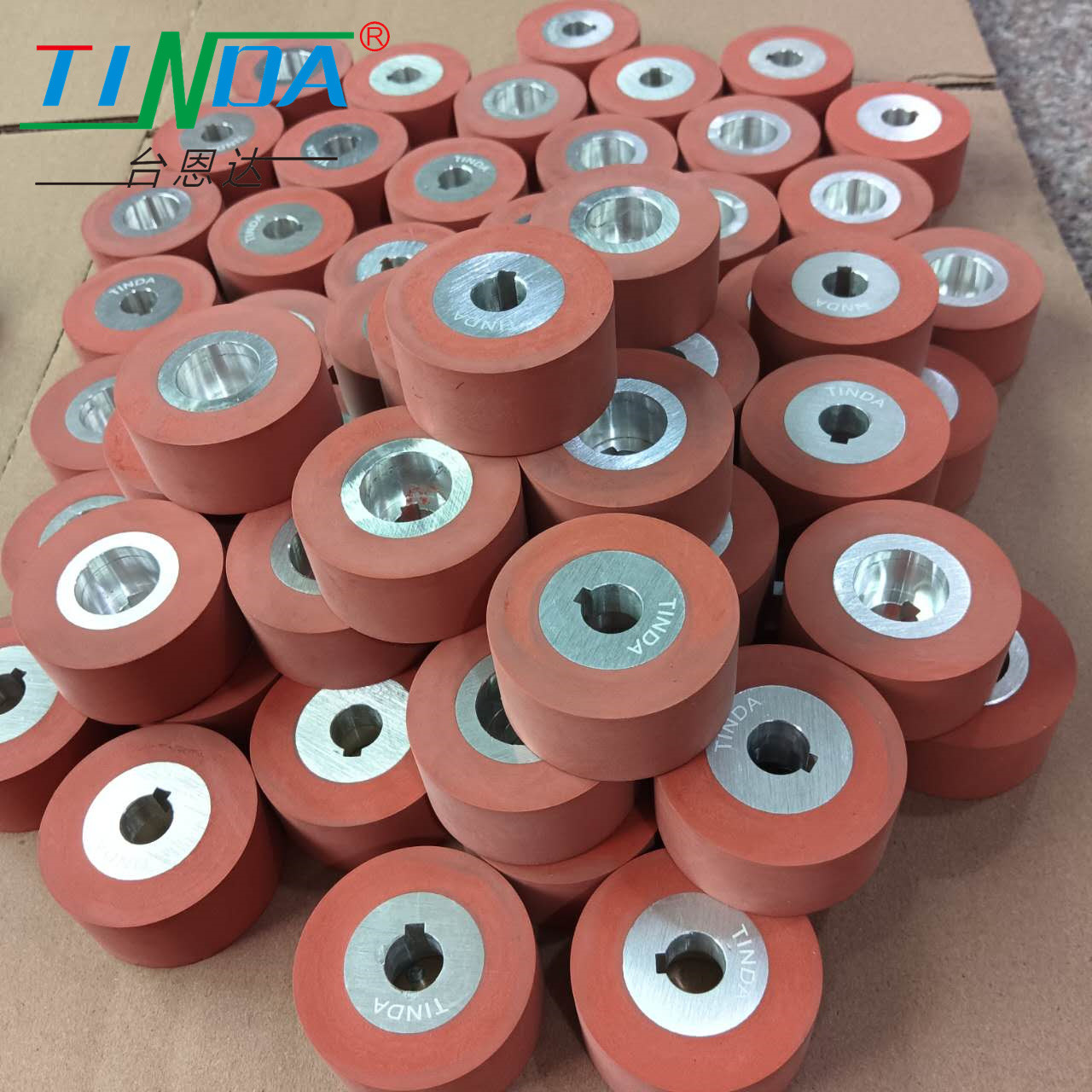 Smooth Surface High Temperature 350 Degrees Silicone Roller Top low Wheel For PFAFF 8323 Hot-air seam sealing Machine