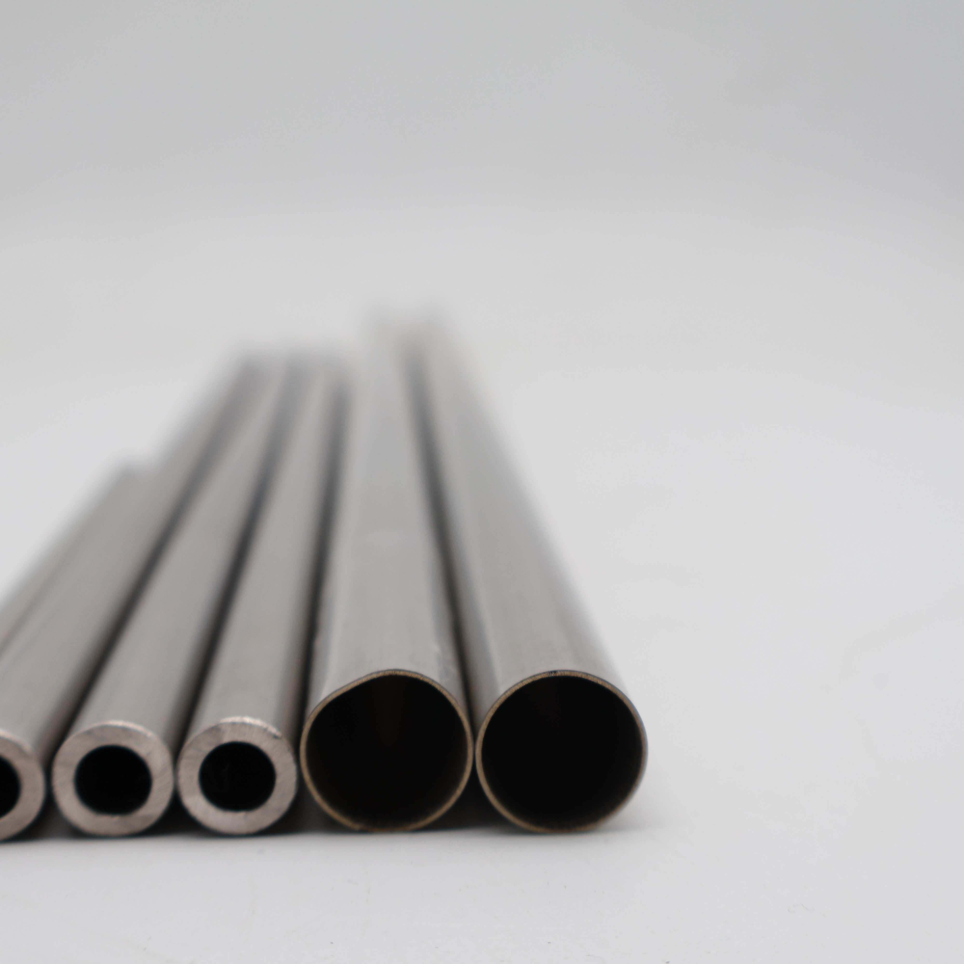 UNS N06601 Nickel Inconel Alloy 625 Seamless Pipe ASTM Nickel Alloy Weld 620 MPa