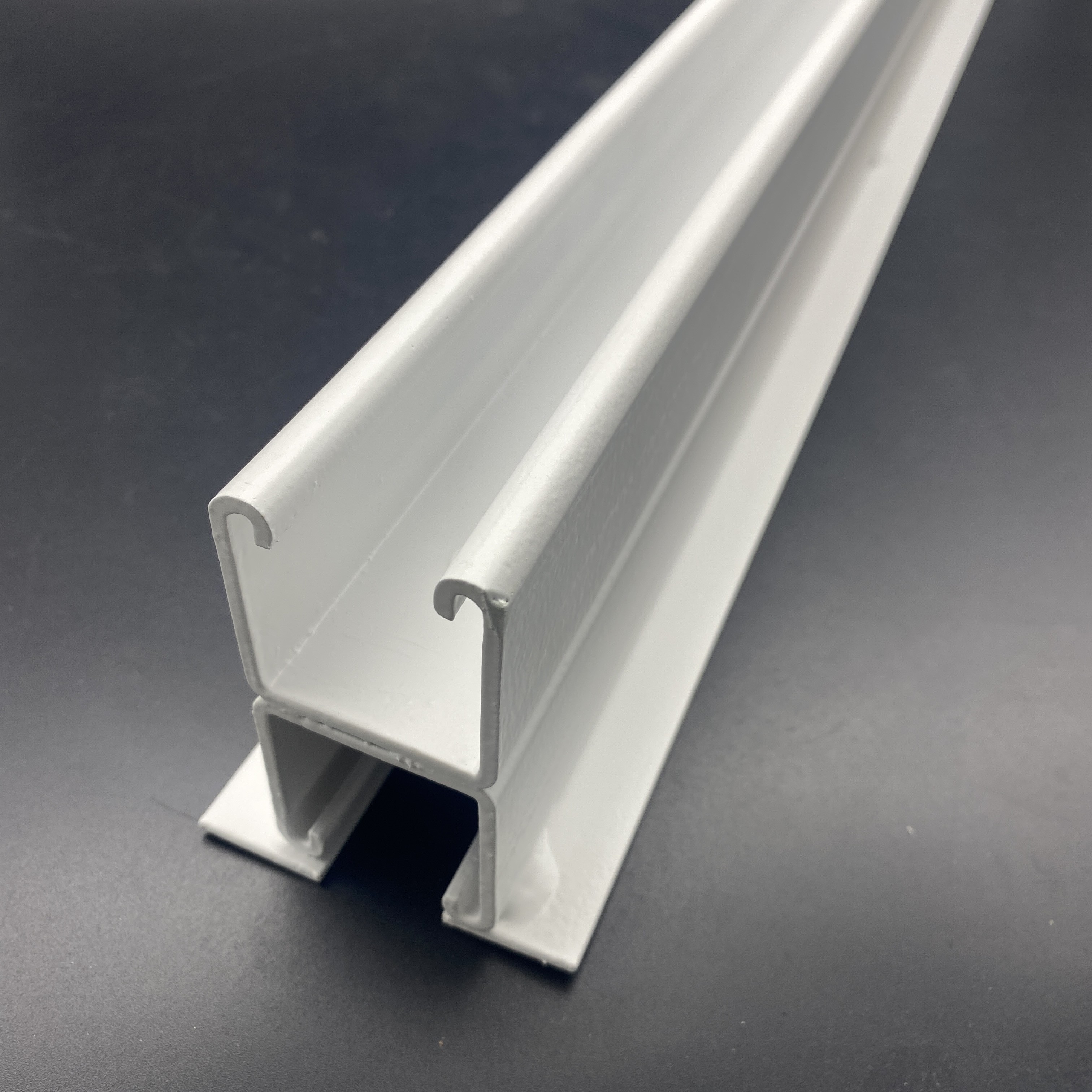 Powder Coated Slotted Strut Channel with wing for Ceiling Support