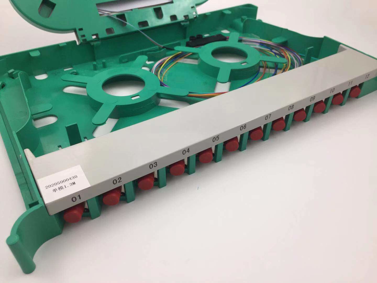 12 Colors ST Ribbon Fan Out Pigtail Optical Fiber Installed For Splice Stray