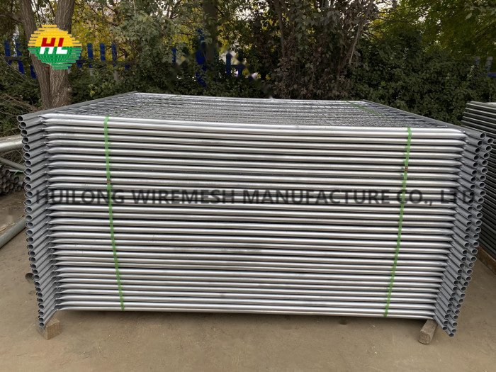 2.4m Long 2.1m High Galvanised Temporary Fencing With Hi Vis Orange Feet