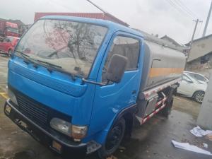China 2016 Year Used DONGFENG Tanker Truck 5T 6T Load Capacity Blue And Grey Color wholesale