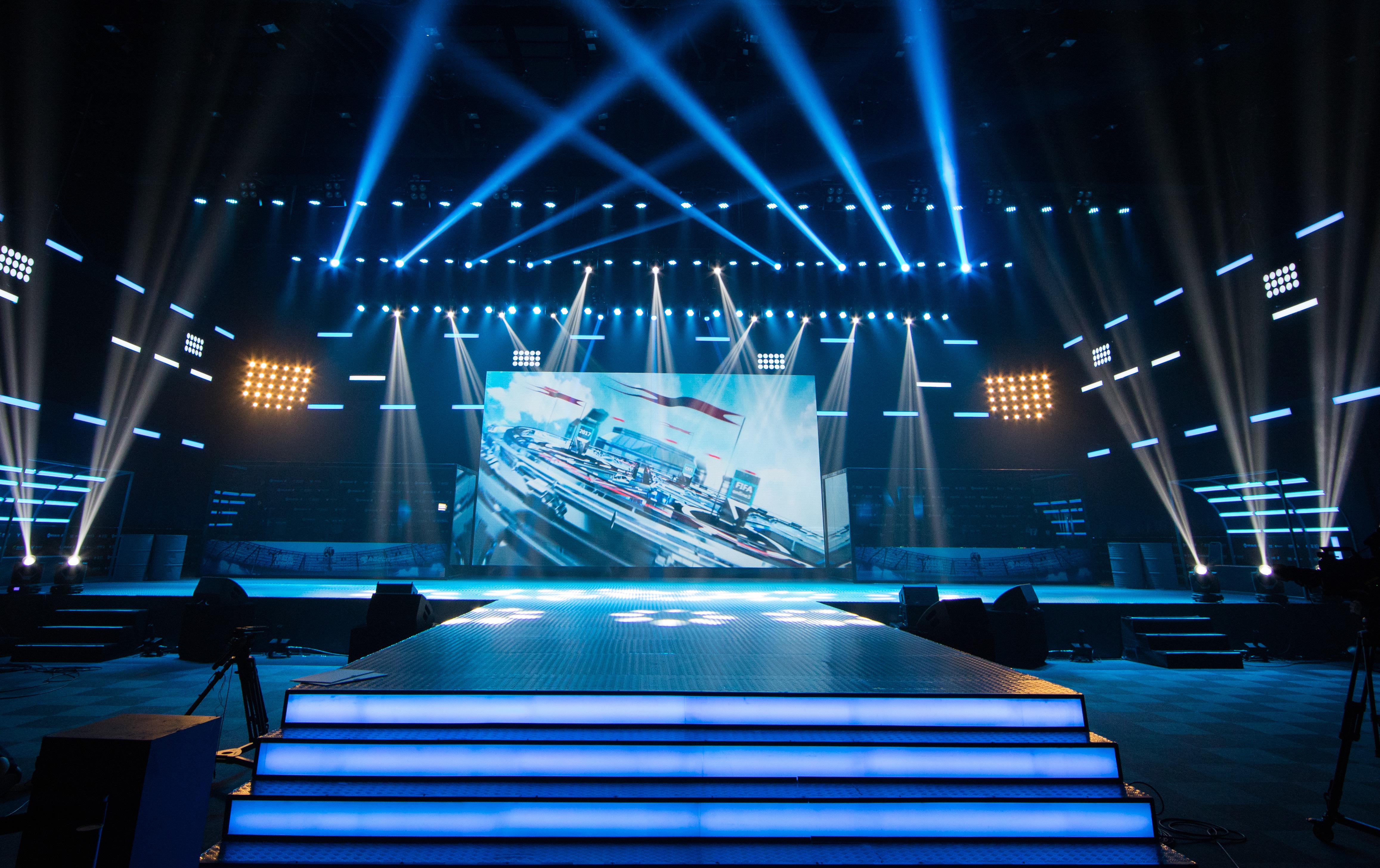 Indoor TV Program 1000nits 1500cd/sqm Stage LED Screen IP20