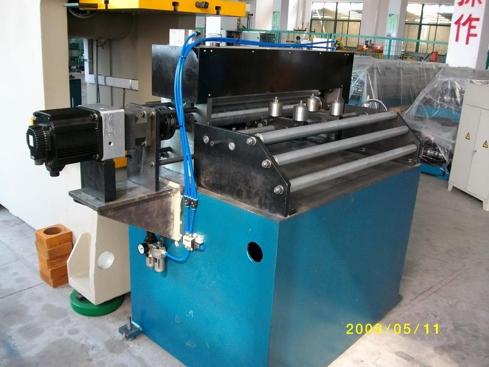Seperate Pressing Punching Cable Tray Manufacturing Machine With Servo Guiding