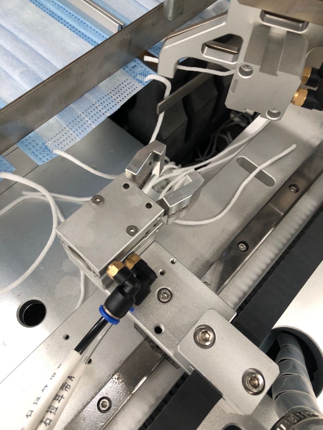 High Capacity Full Automatic Ultrasonic Nowoven Disposable Face Mask Making Machine With Low Price In Stock