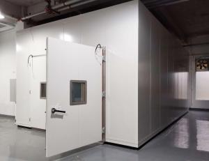 China Compressor Walk In Temperature Chamber 200CM3 -20 To +85 ℃ wholesale