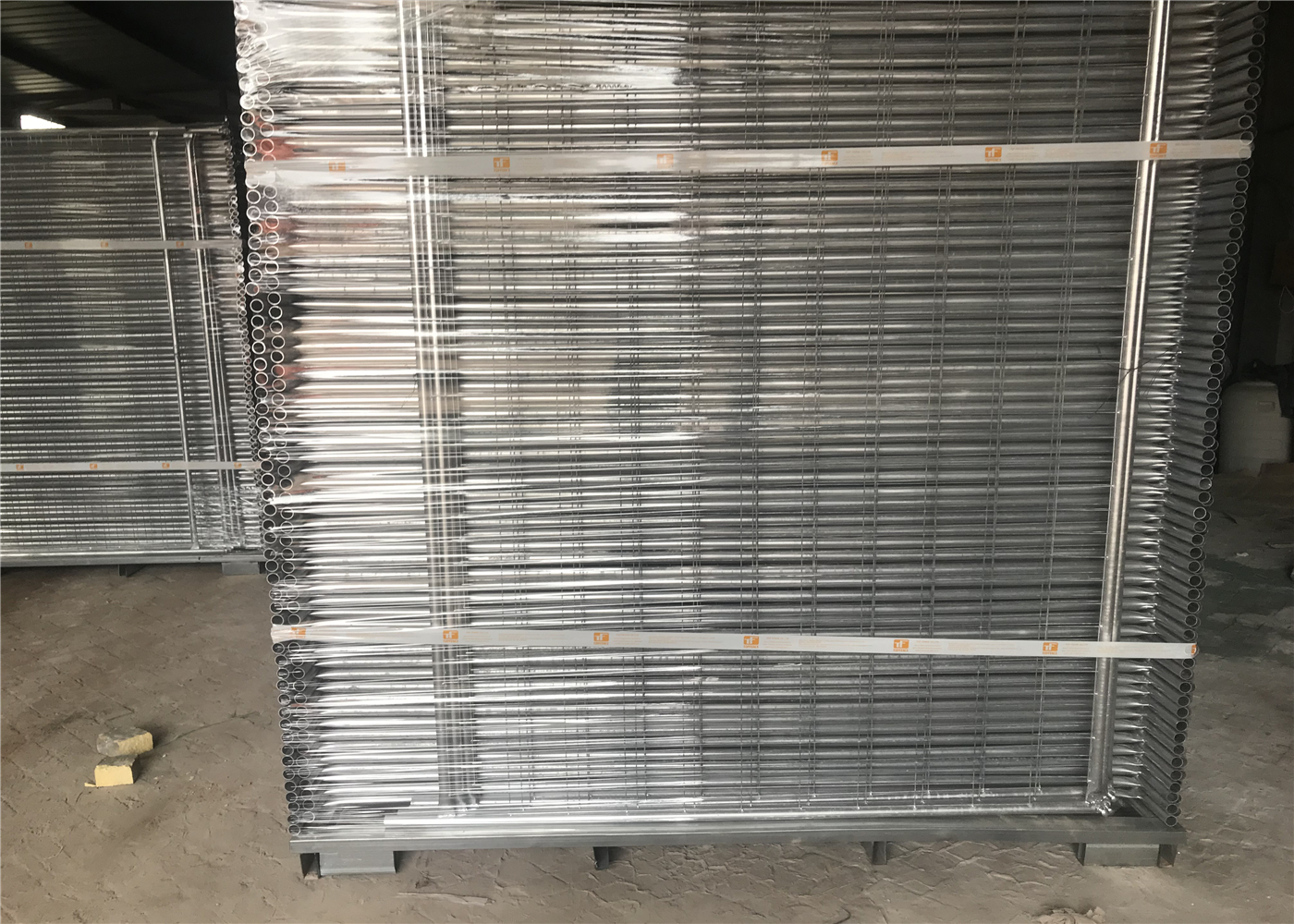 packing of melbourne temporary fence 
