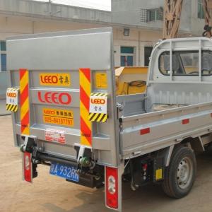 China CE DC 12V Hydraulic Tail Lift 700KG Truck Tailgate Lifts wholesale