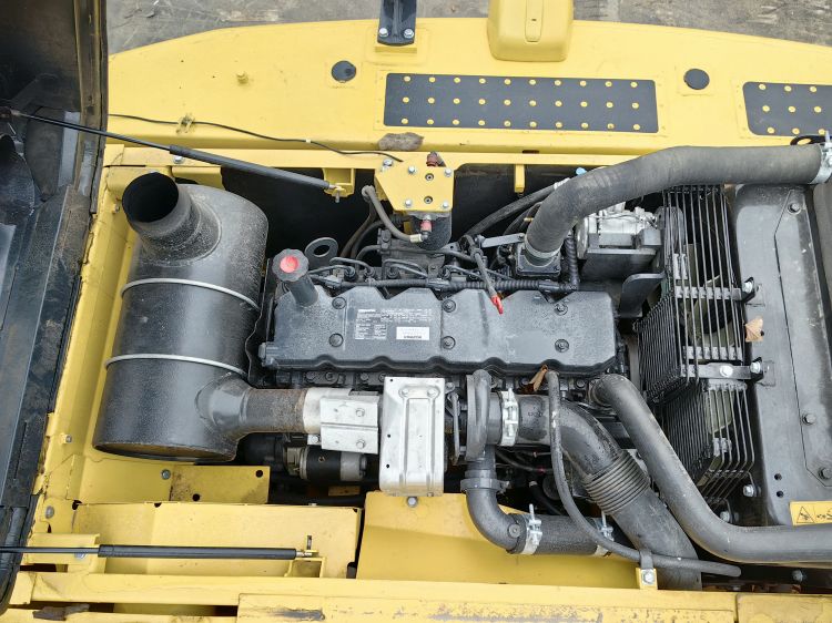 2021 Year Original Hydraulic Pump 20 Ton Used Komatsu PC200-8 Excavator in Shanghai