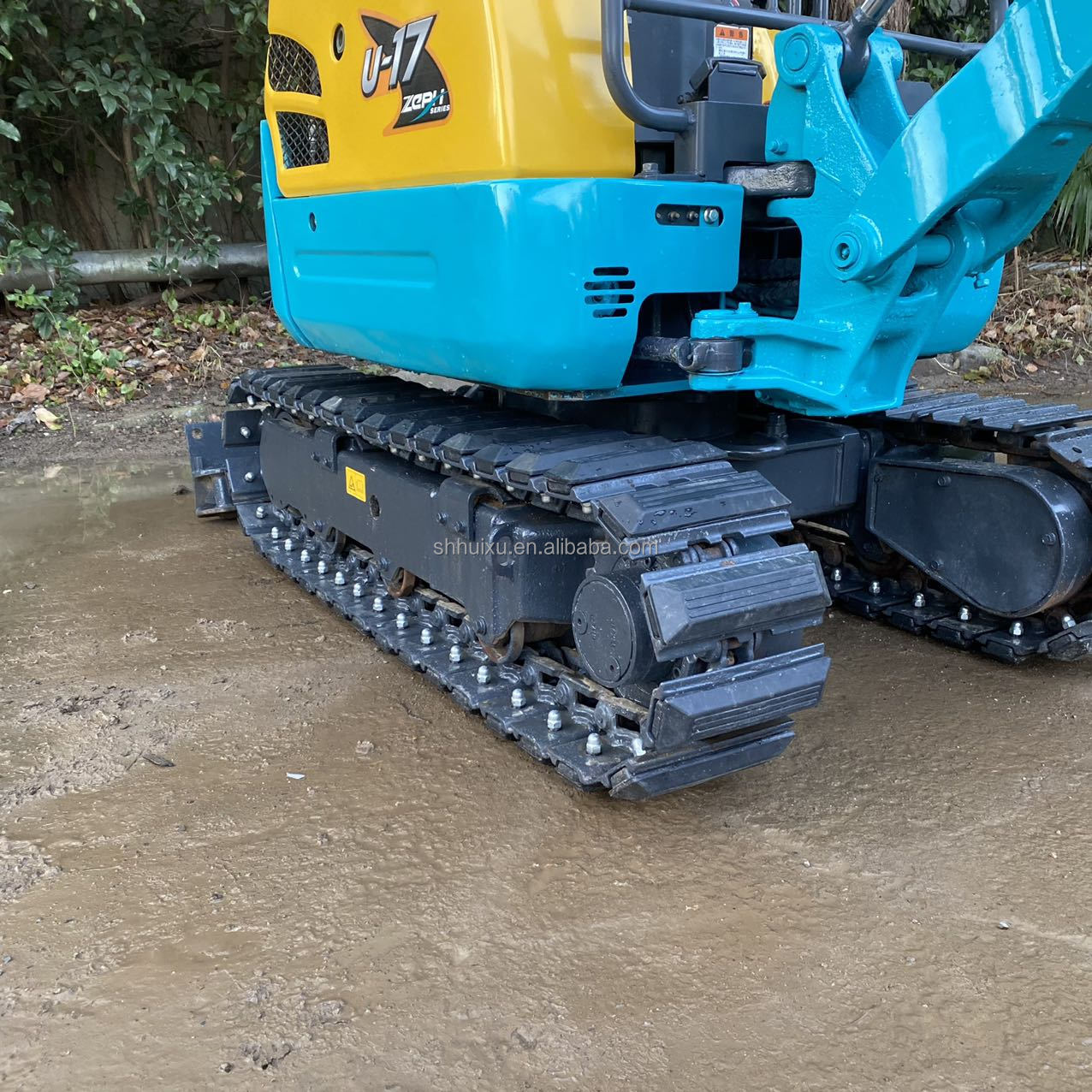 used 2T Kubota U17 charged diesel hydraulic crawler excavator have high quality with a discount price on construction kubota U35