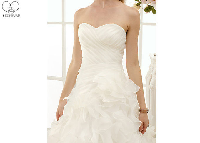 Organza Purfle A Line Bridal Gowns Off White Pleated Back Bandage Puffy Tail