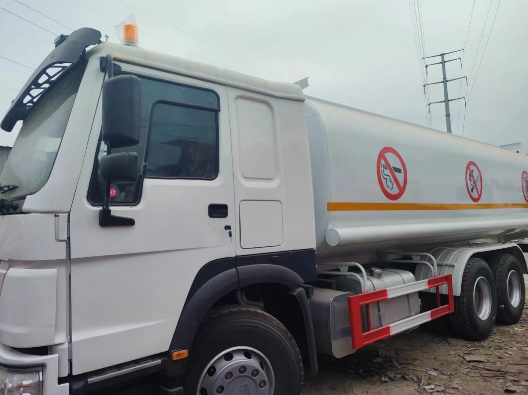 Fuel Tank Truck 6X4 25000L Carbon Steel Tanker Truck for Oil Gas Diesel