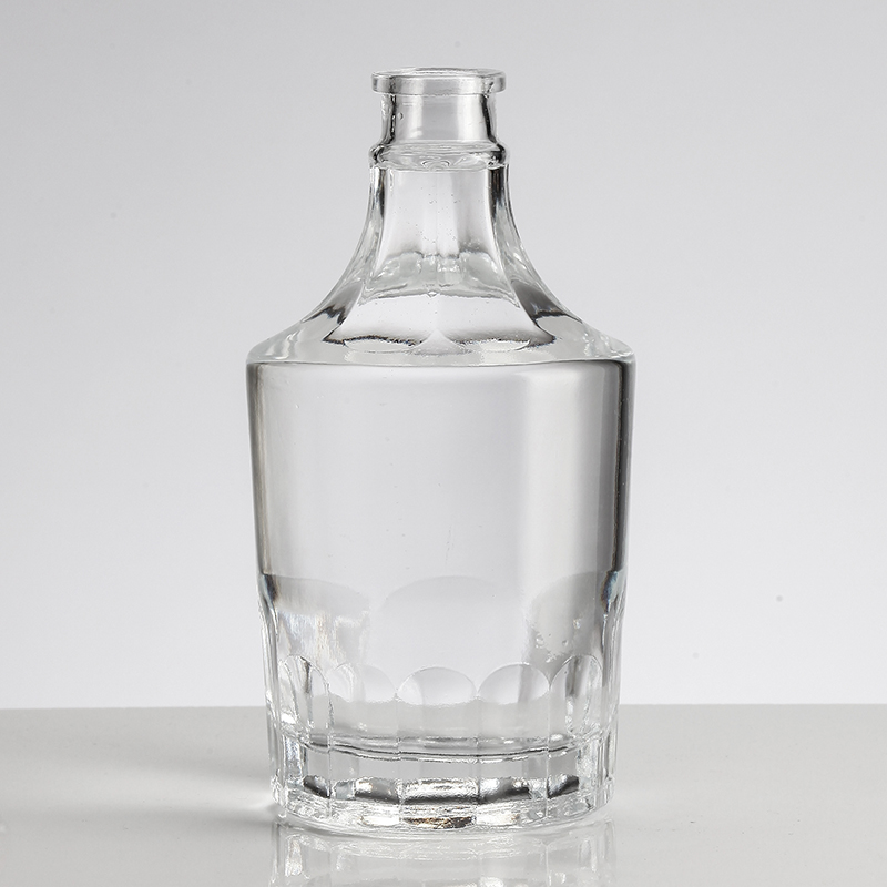 Customized 750ml Clear Glass Brandy Gin Rum Tequila Vodka Spirit Bottle with Lid
