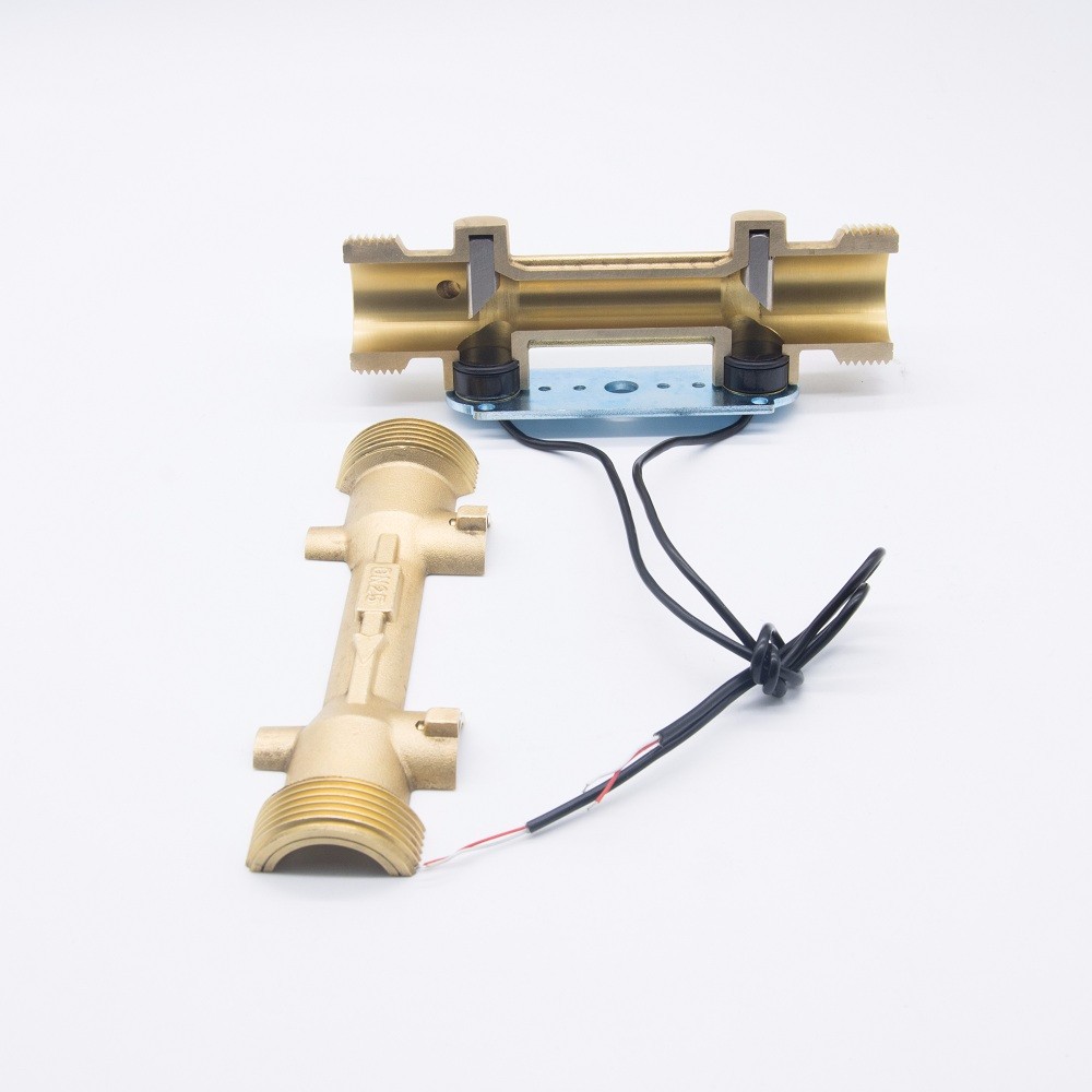 Yellow Water Meter Fittings Ultrasonic Heat Meter Body Dn25 Miniature For Brass Pipe