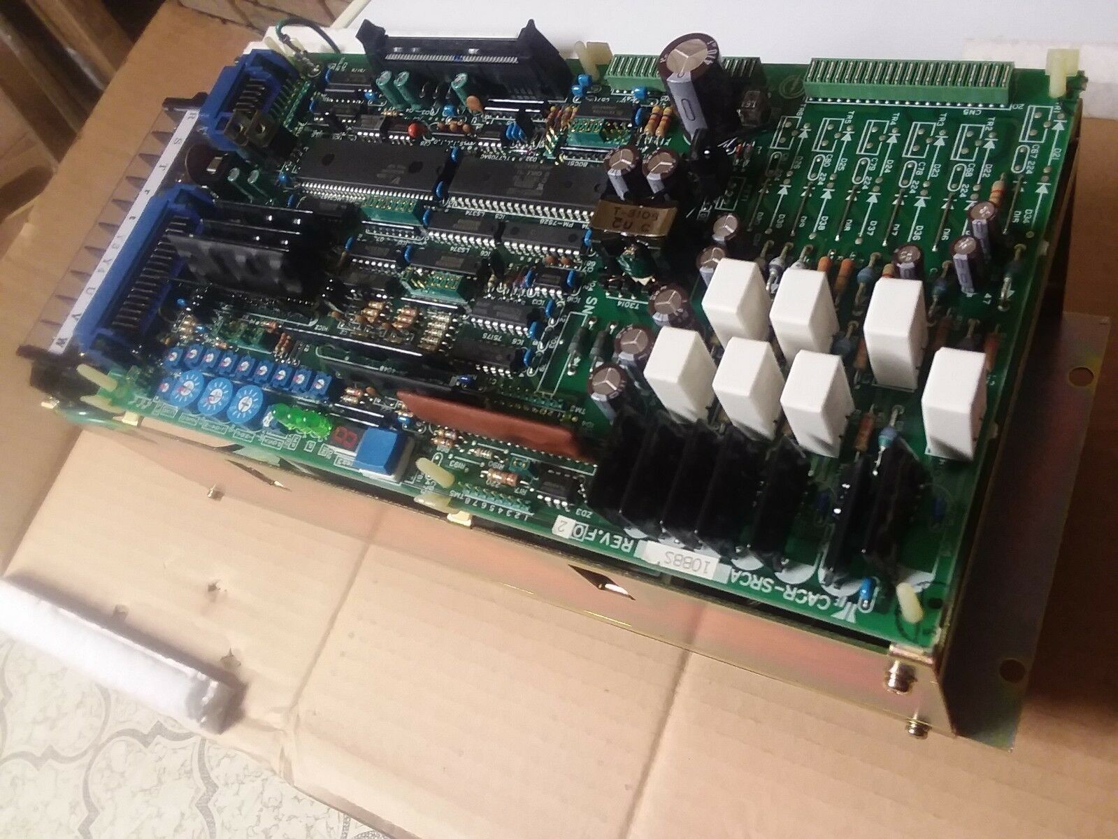 YASKAWA CACR-SR10SB1AF AC SERVO DRIVE SERVOPACK SERVO CONTROLLER ANALOG 1 KW 200 V