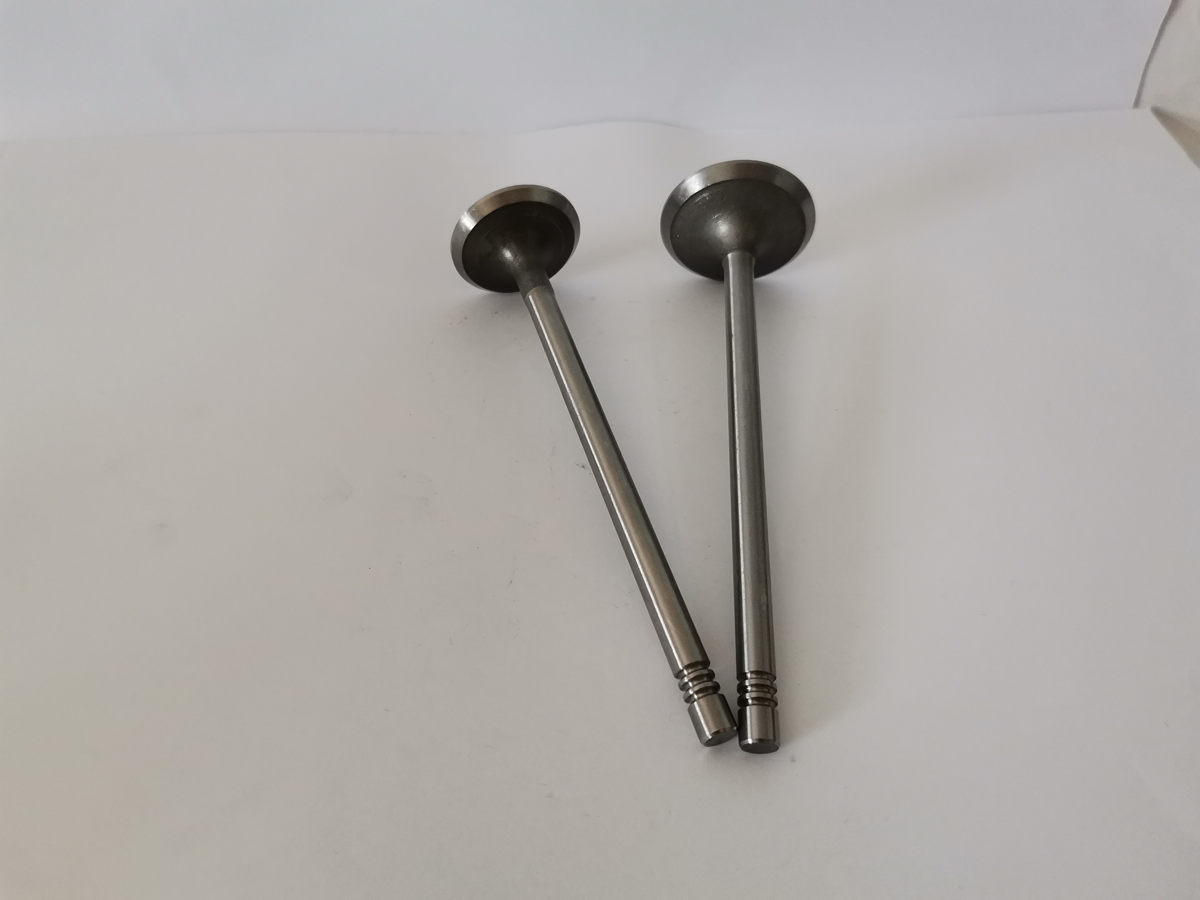 FORD Diesel Engine Valve 3062AC Administration Valves Engine Components
