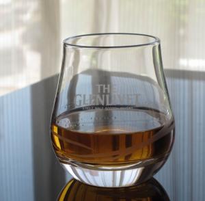 China Old Fashioned Round Handmade Whiskey Glass With Heavey Base wholesale