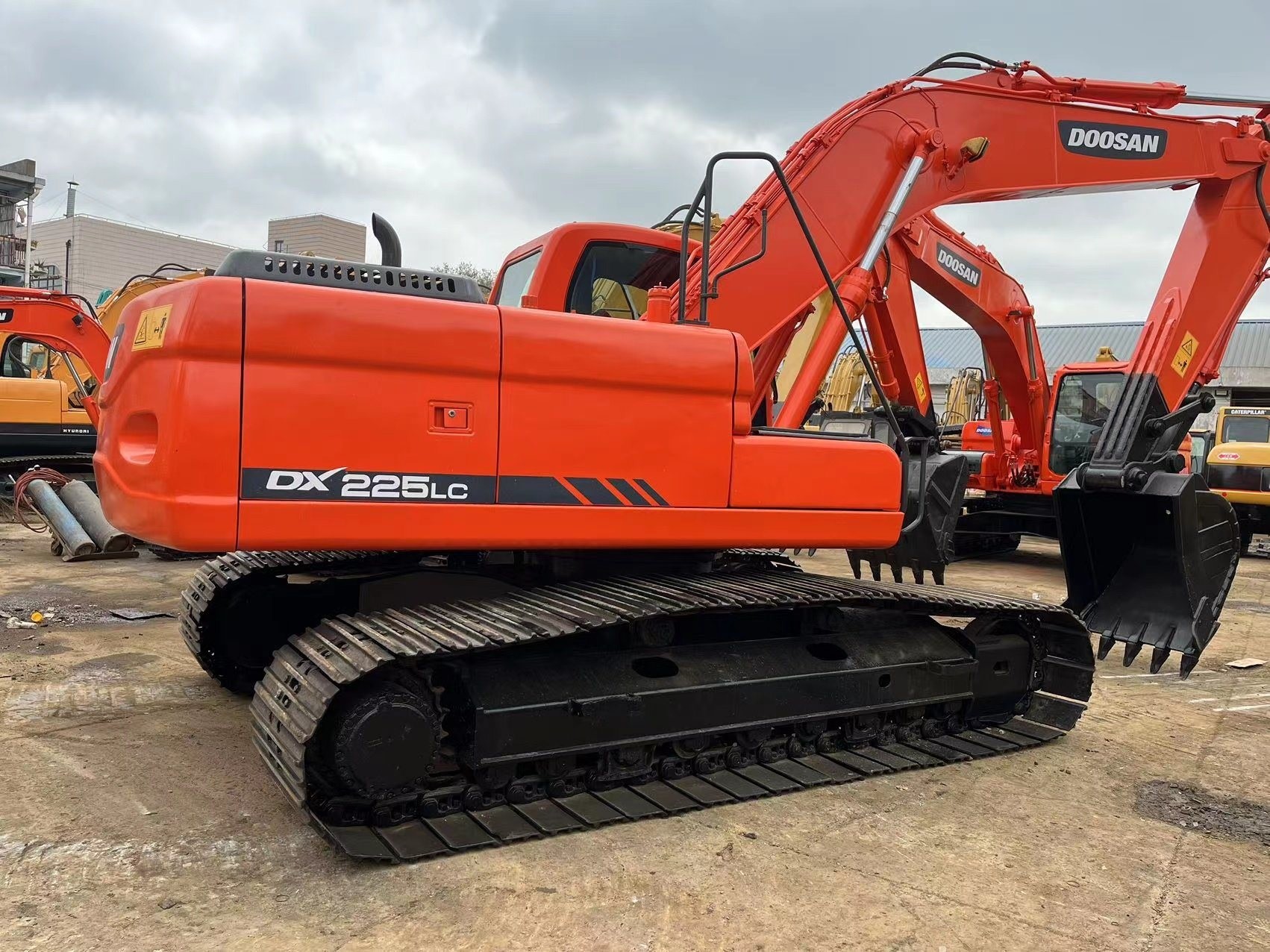Original Korea Used Doosan Excavator Dooson DX225 Second Hand Crawler Excavator