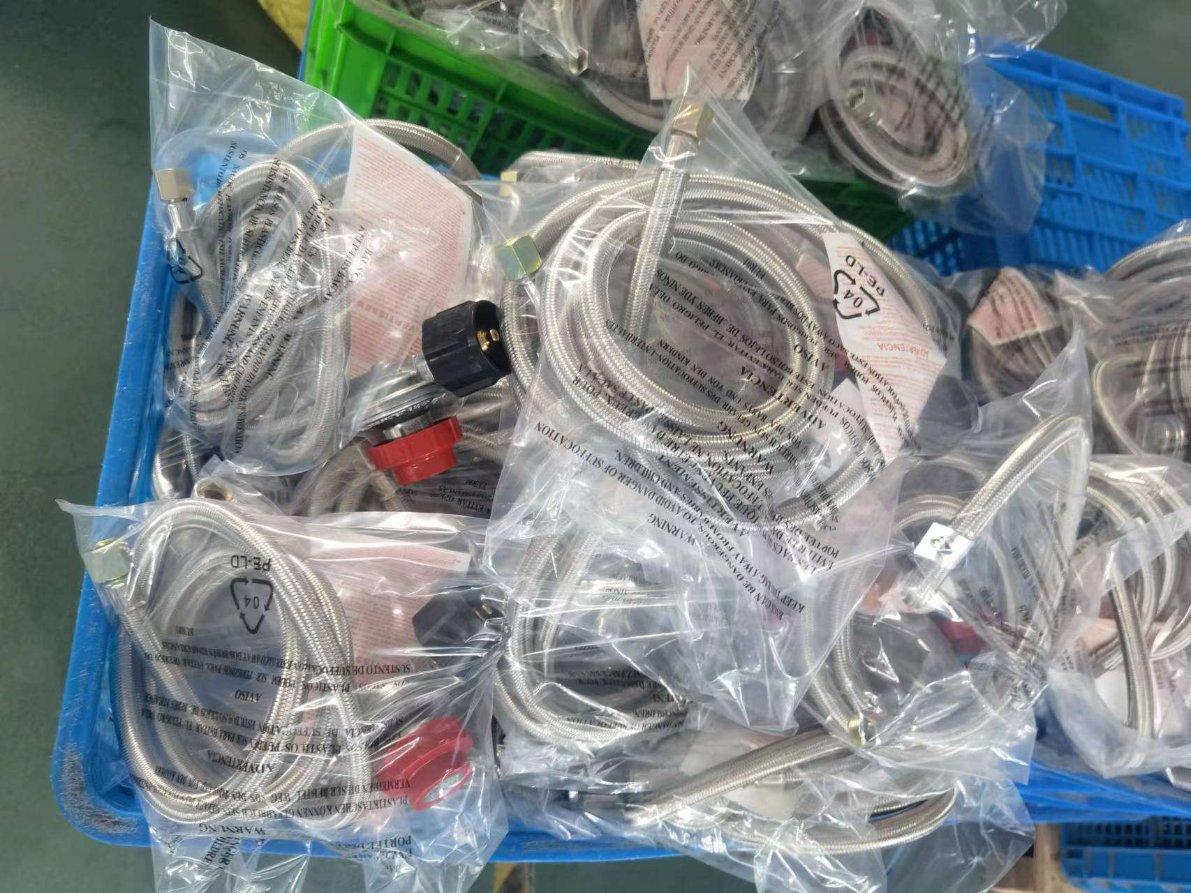 High Pressure LPG Regulator and Stainless Steel Hose for Stove Connection 5 FT Length