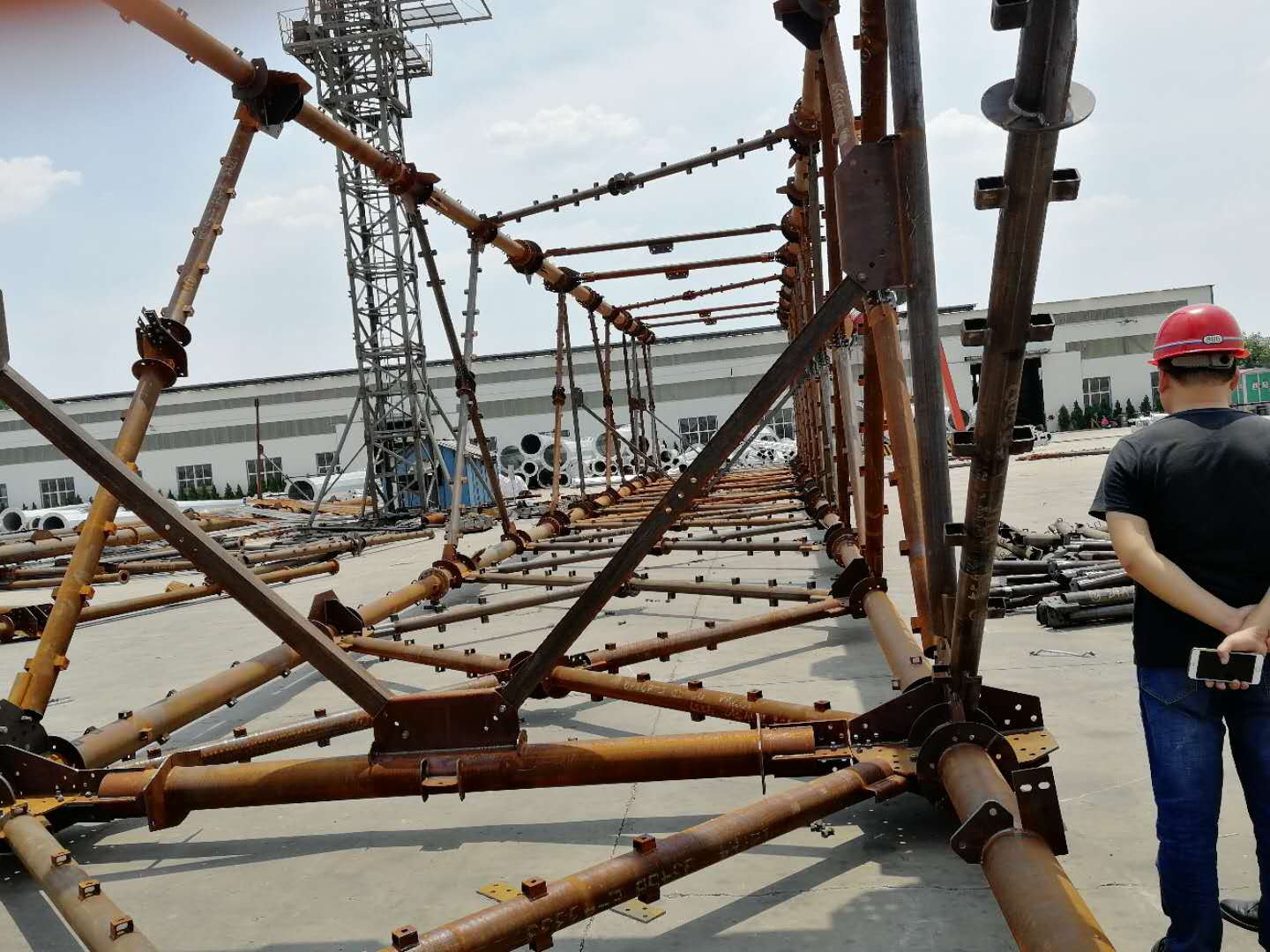 CO2 Shielded Arc Welding Metal Power Line Towers , Silver 220 Kv Transmission Line Towers