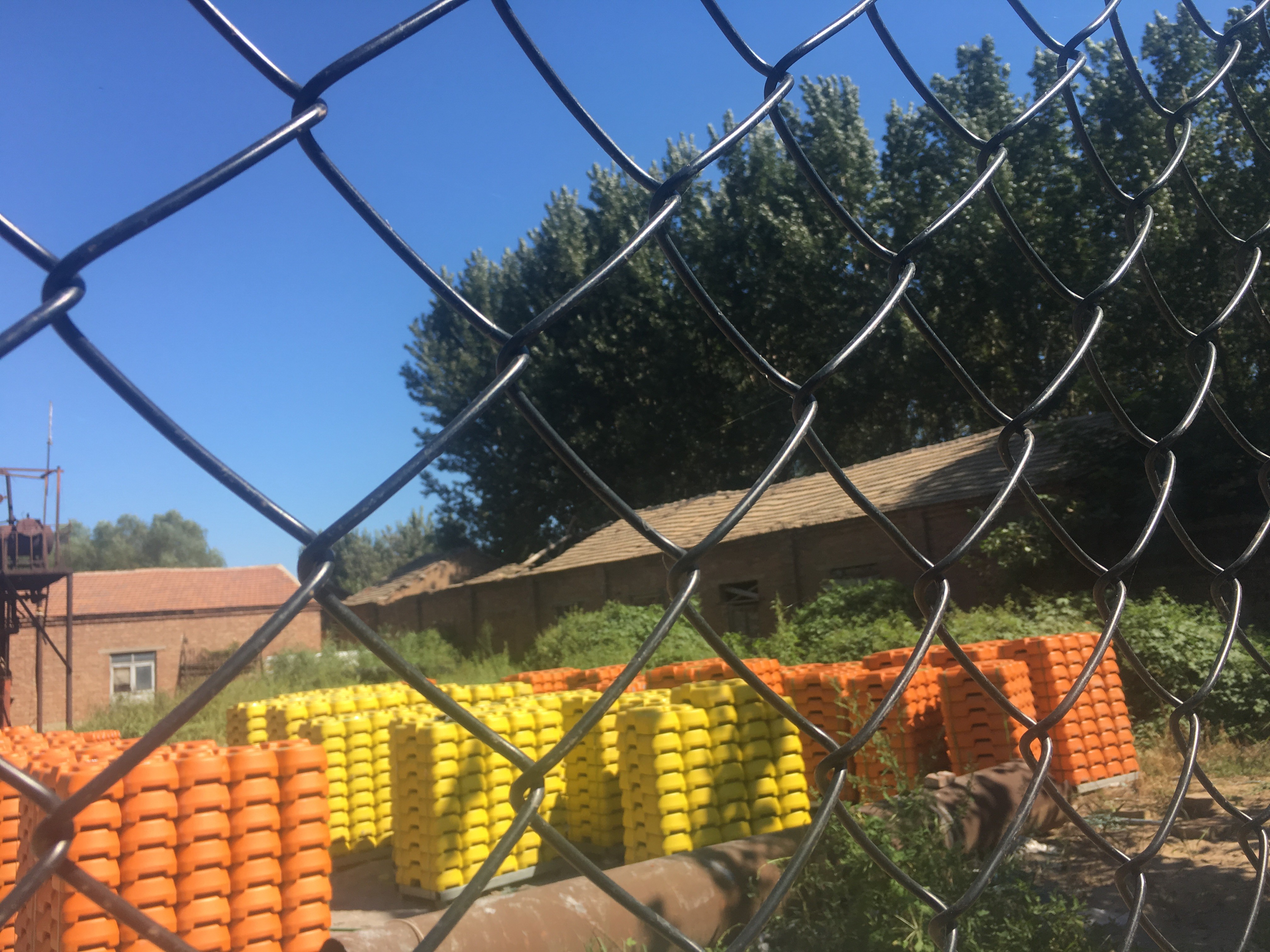 cyclone residential chain link fabric hurricane fence