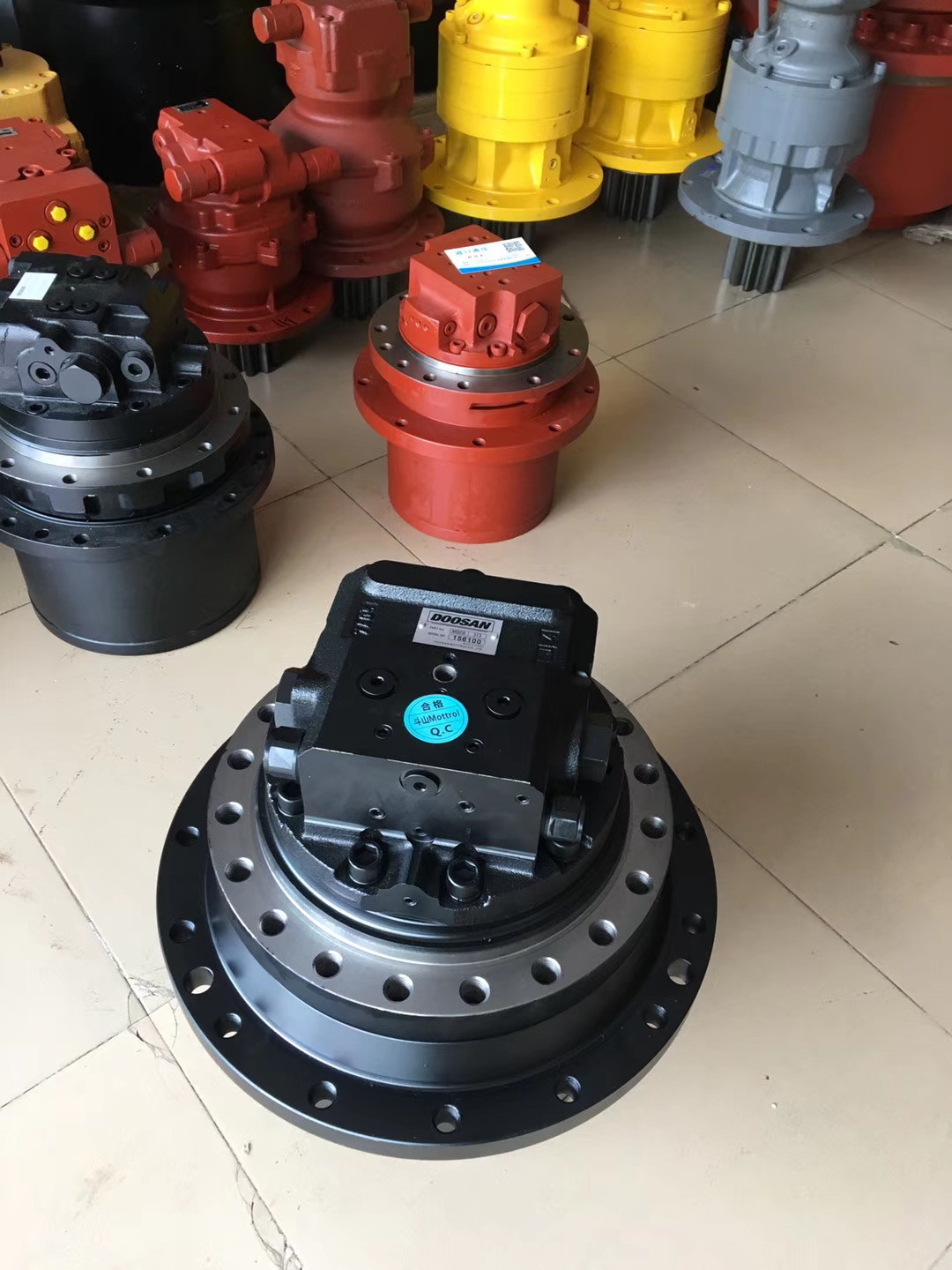DH130 Doosan Crawler Hydraulic Excavator Final Drive Parts Travel Motor OEM Standard