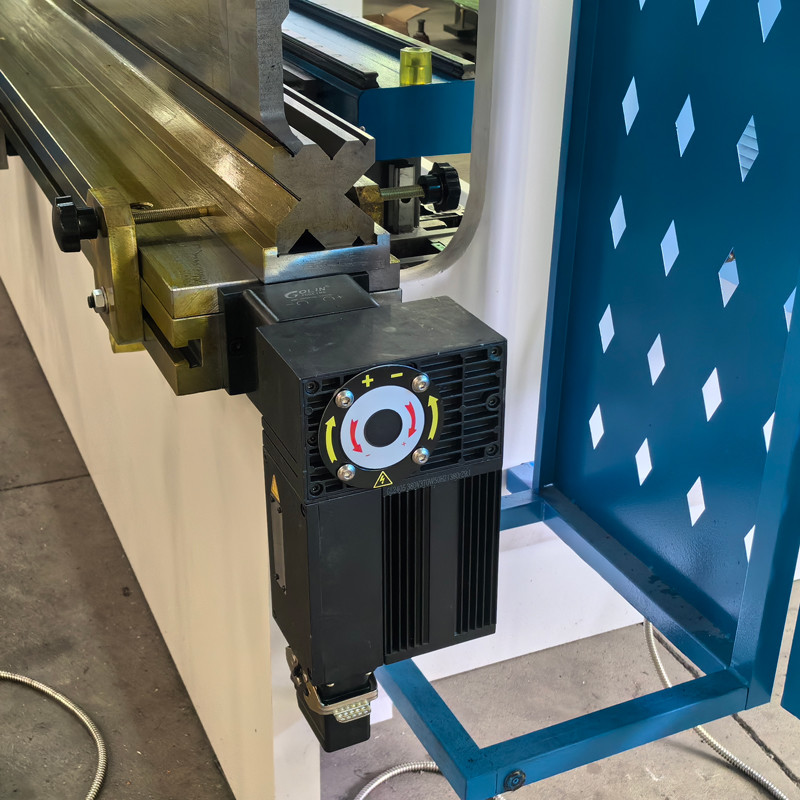 WC67K Press Brake For Metal Sheet Folding CNC Press Bending Machine 1250Tons 3200mm CNC TP10S With AMADA Clamp