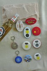 Zinc alloy / Iron / Plastic Customized Bottle Openers with buckle