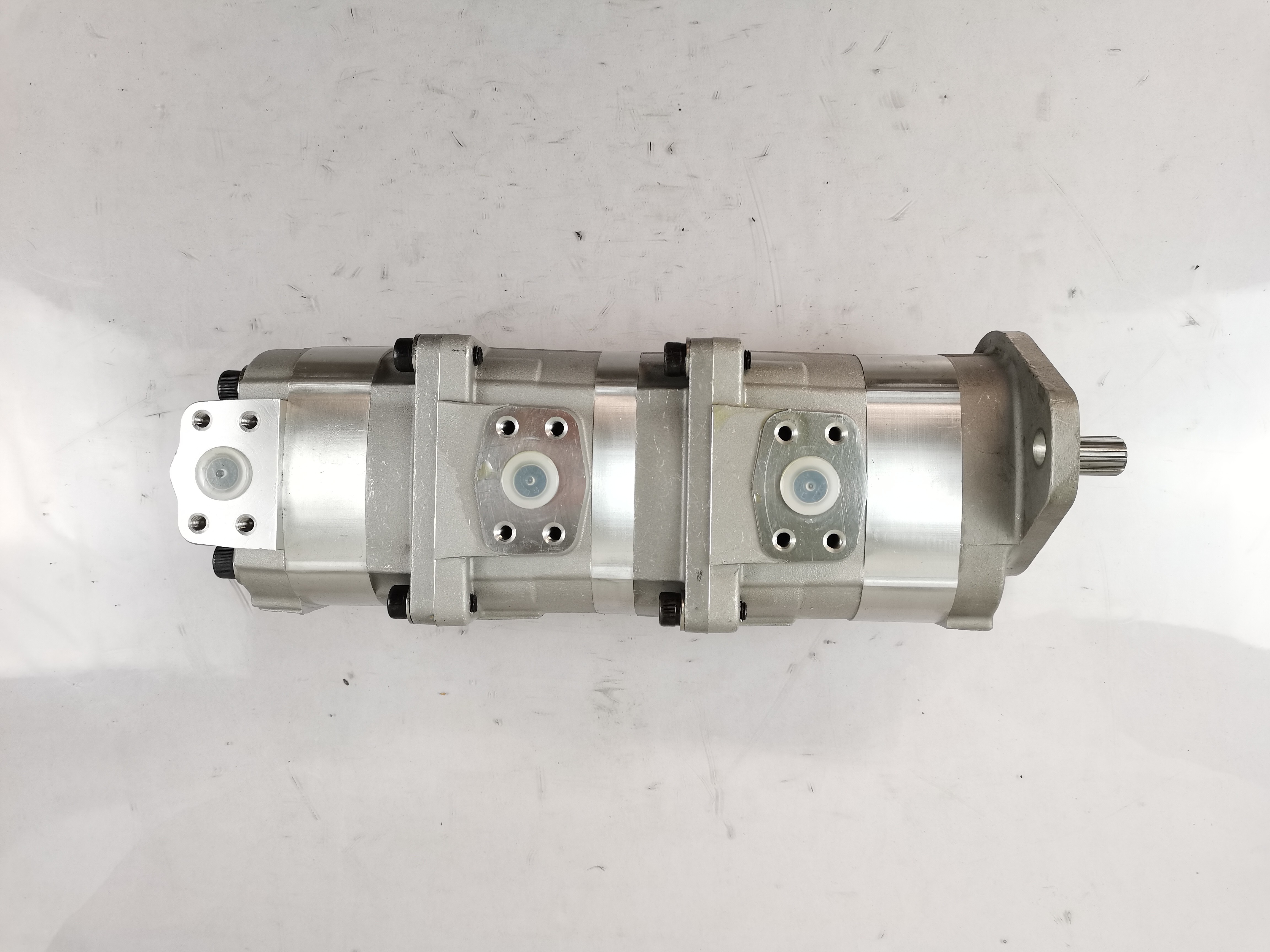 705-55-13020 Komatsu Crane Gear Pump LW100 SAL25+6+22 WEIGHT:14.352kgs